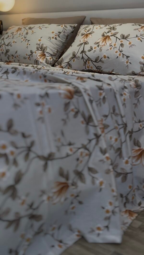 Screenshot Parure de Lit Magnolia d’Automne – Éclat Floral Beige
