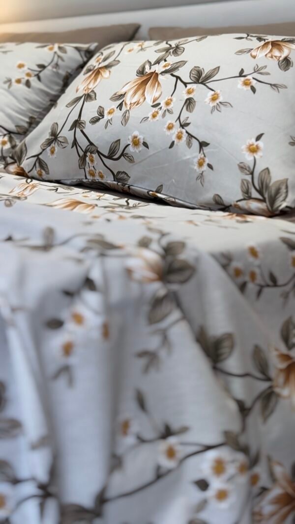 Screenshot Parure de Lit Magnolia d’Automne – Éclat Floral Beige