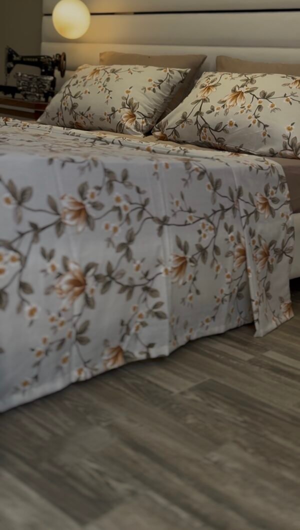 Screenshot Parure de Lit Magnolia d’Automne – Éclat Floral Beige