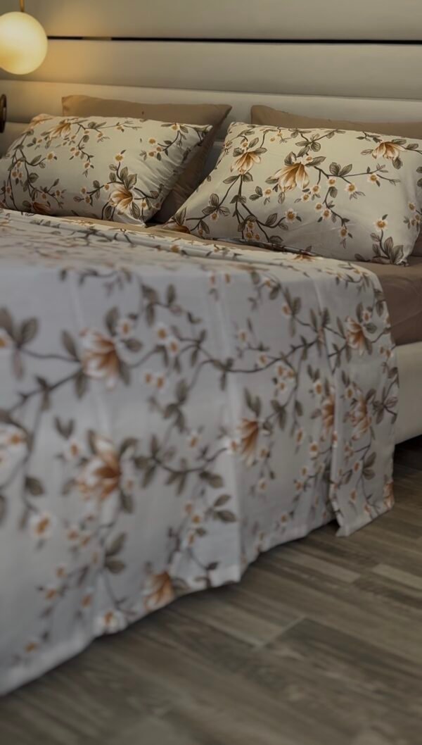 Screenshot Parure de Lit Magnolia d’Automne – Éclat Floral Beige