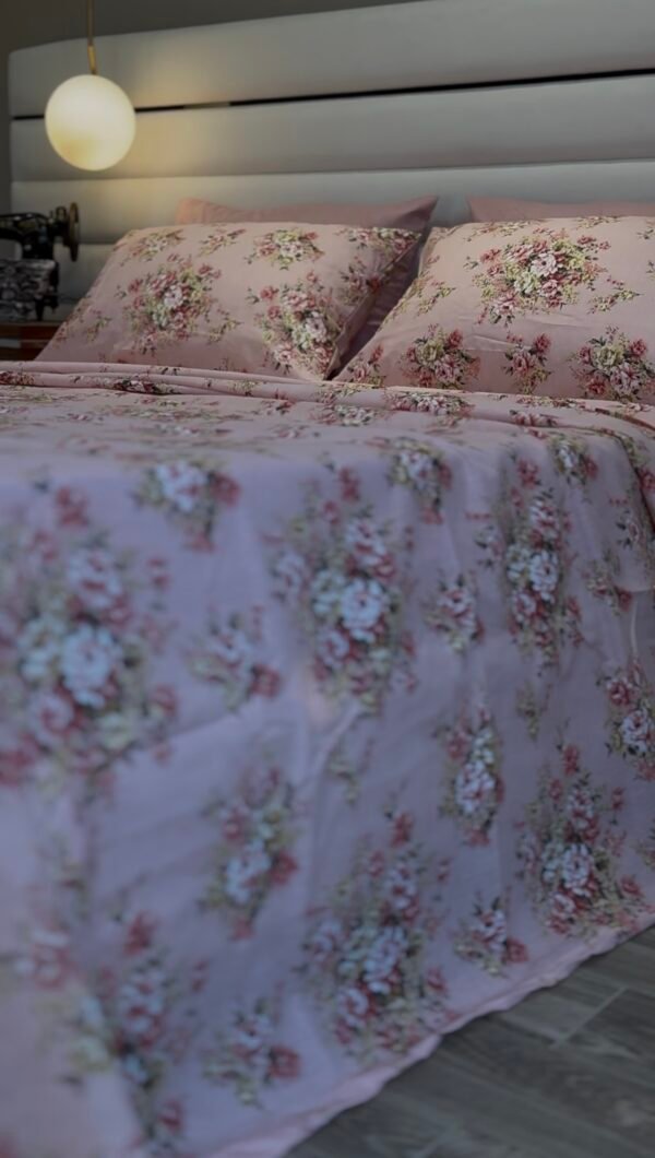 Screenshot Parure de Lit Rosée Vintage – Bouquet Romantique Fleuri