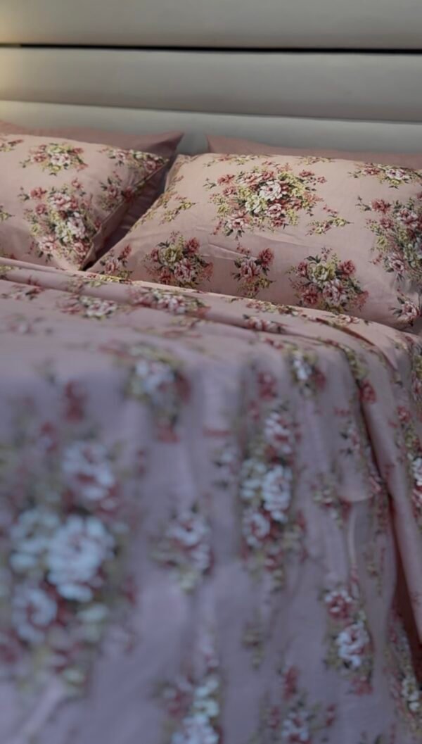 Screenshot Parure de Lit Rosée Vintage – Bouquet Romantique Fleuri