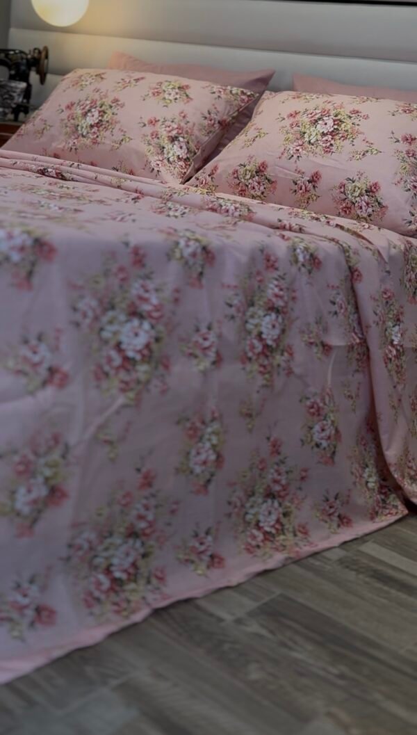 Screenshot Parure de Lit Rosée Vintage – Bouquet Romantique Fleuri