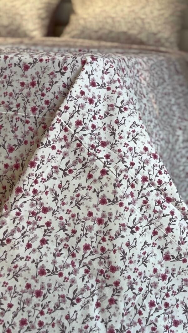 Parure de Lit Fleurs de Lin – Rosée Douce Printanière