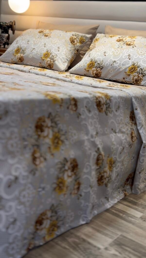 Screenshot Parure de Lit Jardin d’Or – Éclat Floral Vintage