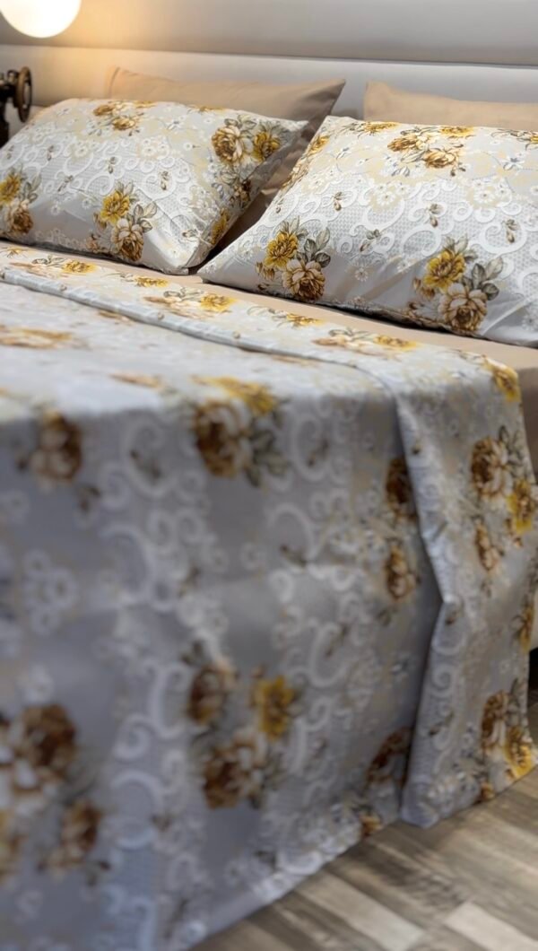 Screenshot Parure de Lit Jardin d’Or – Éclat Floral Vintage