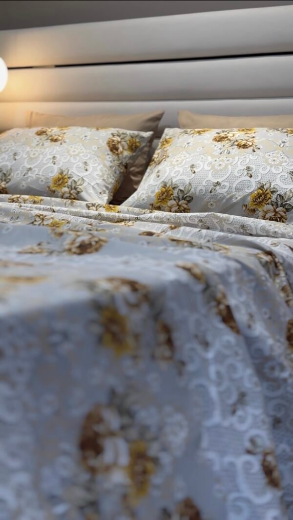 Screenshot Parure de Lit Jardin d’Or – Éclat Floral Vintage