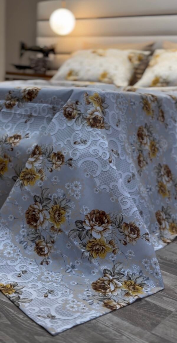 Screenshot Parure de Lit Jardin d’Or – Éclat Floral Vintage