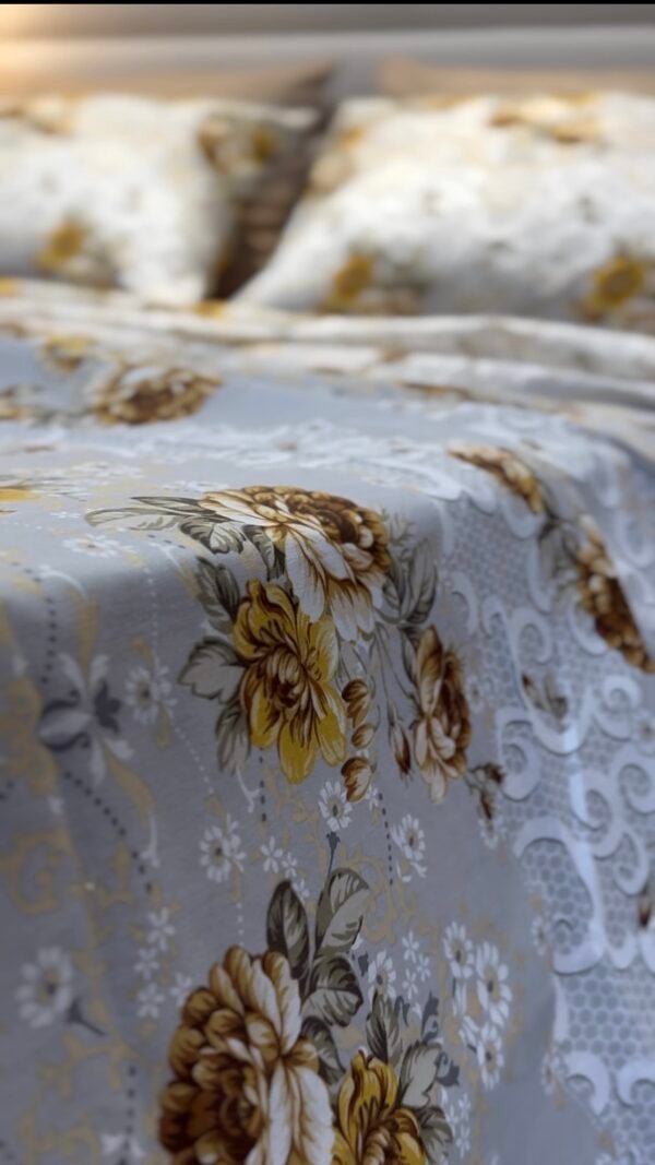 Screenshot Parure de Lit Jardin d’Or – Éclat Floral Vintage