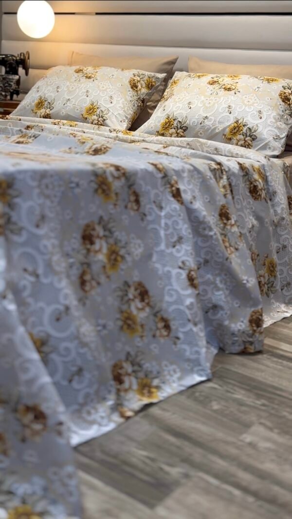 Screenshot Parure de Lit Jardin d’Or – Éclat Floral Vintage