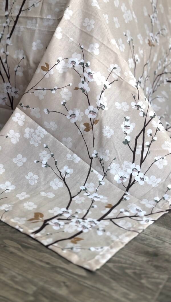Parure de Lit Beige – Branches Fleuries Élégantes