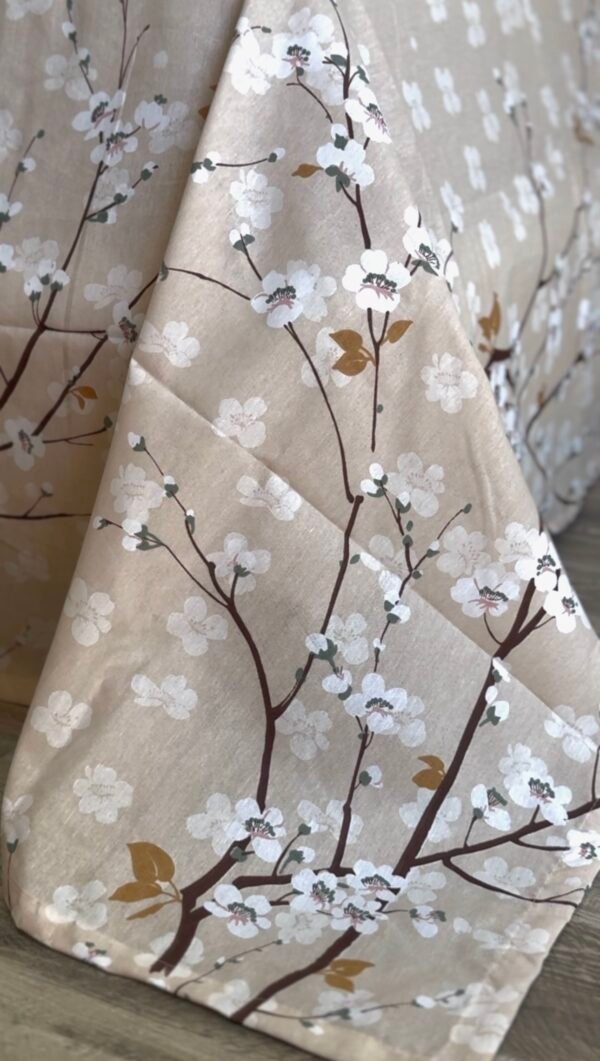 Parure de Lit Beige – Branches Fleuries Élégantes