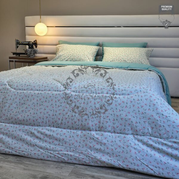 Couette 2 Places Rosalie – Imprimé Floral Bleu Ciel et Roses