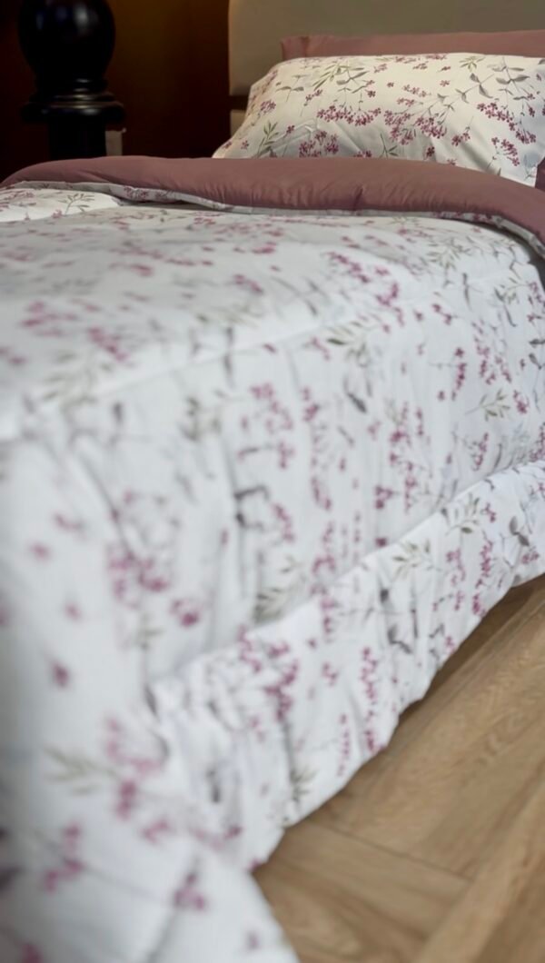 Couette Une Place et Demi – Motif Floral Mauve