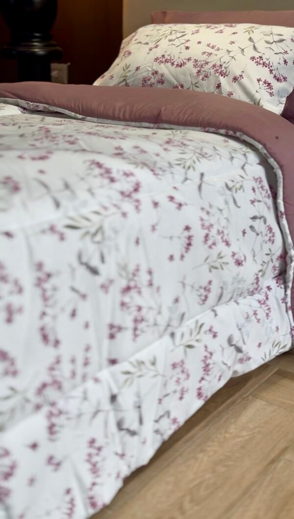 Couette Une Place et Demi – Motif Floral Mauve