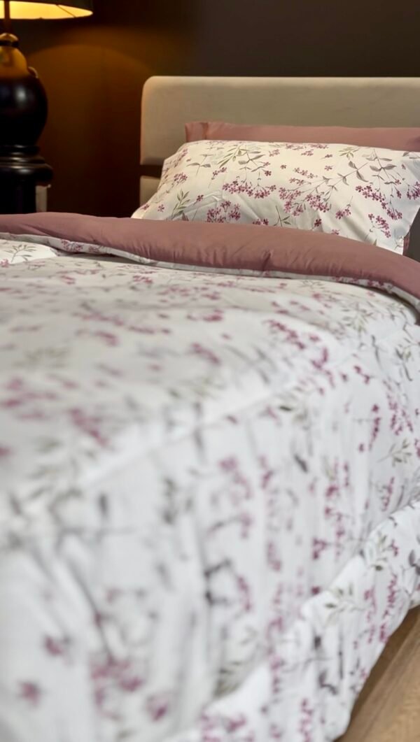 Couette Une Place et Demi – Motif Floral Mauve