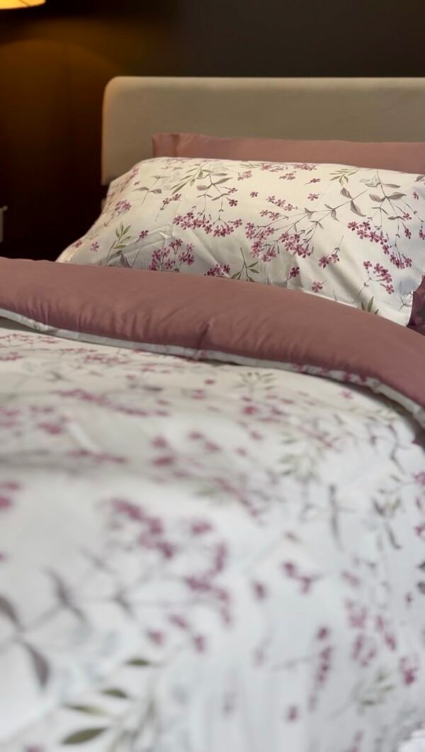Couette Une Place et Demi – Motif Floral Mauve