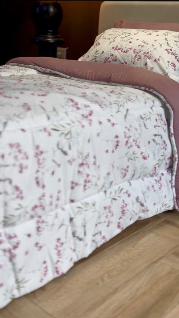 Couette Une Place et Demi – Motif Floral Mauve
