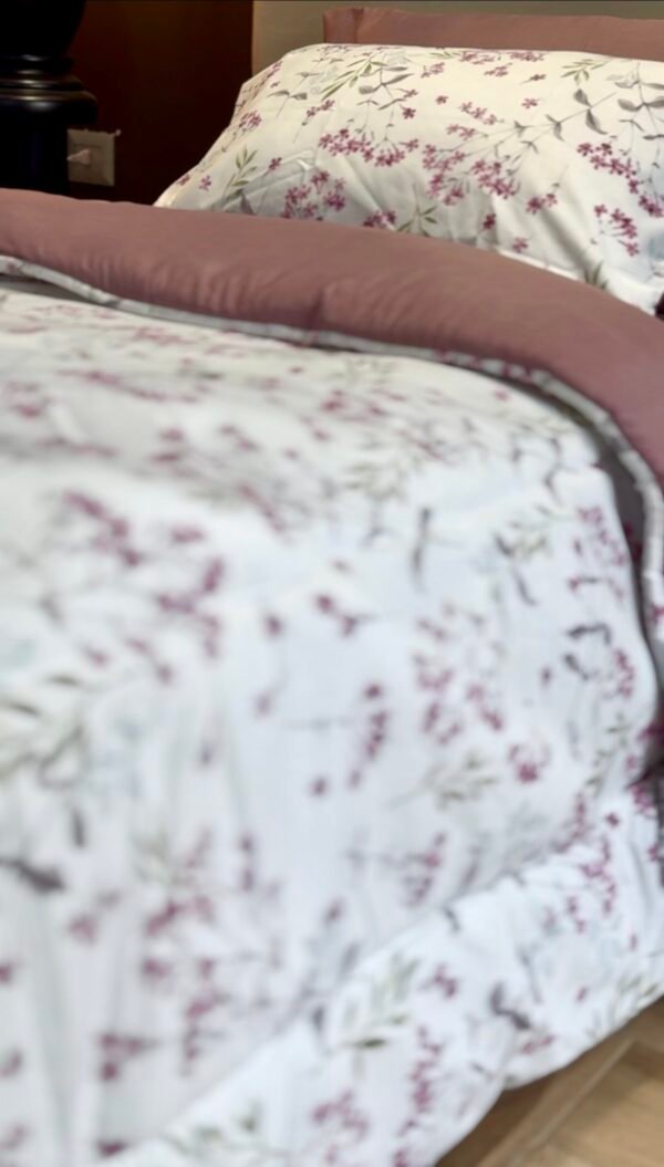 Couette Une Place et Demi – Motif Floral Mauve