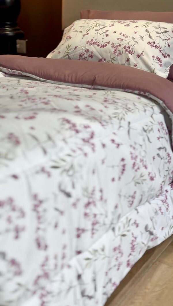 Couette Une Place et Demi – Motif Floral Mauve