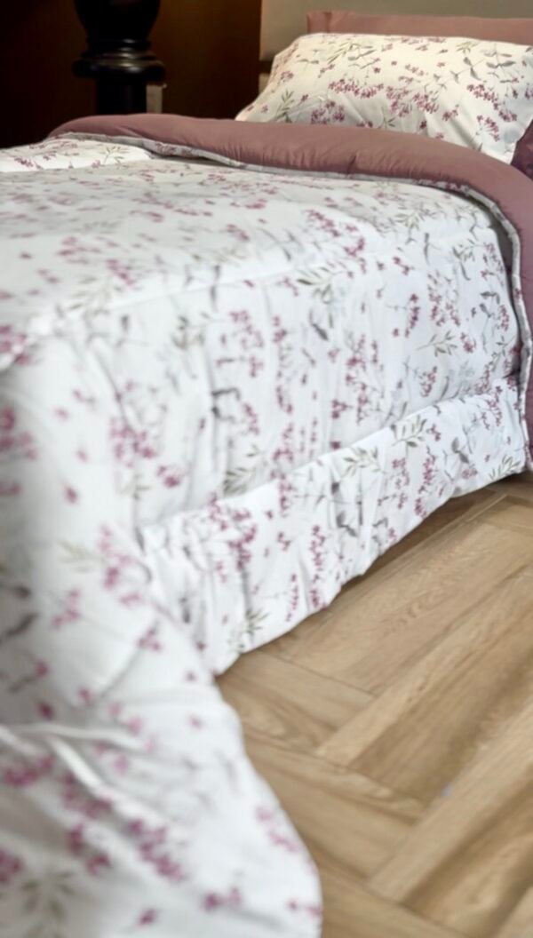 Couette Une Place et Demi – Motif Floral Mauve