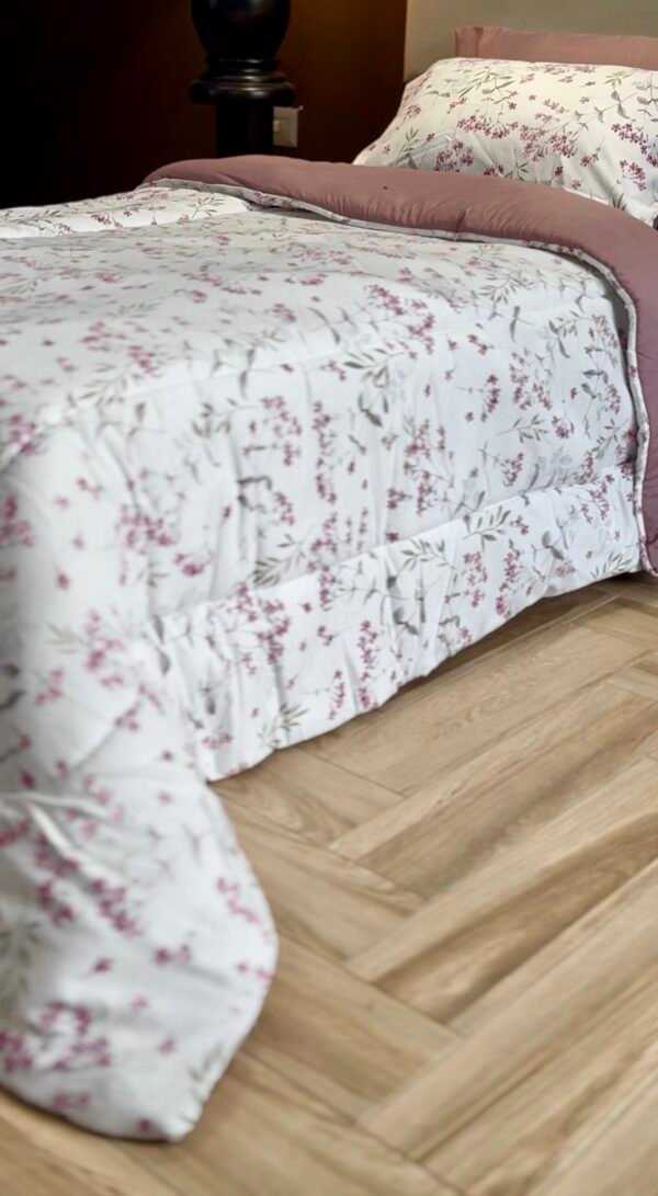 Couette Une Place et Demi – Motif Floral Mauve