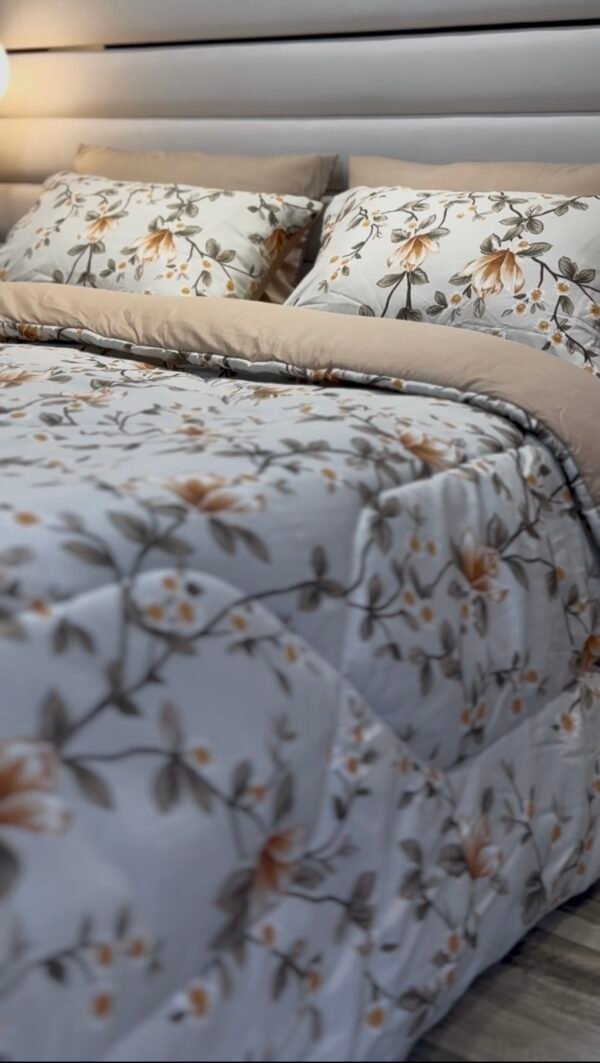 Couette 2 Places Magnolia Beige – Motif Floral Élégant