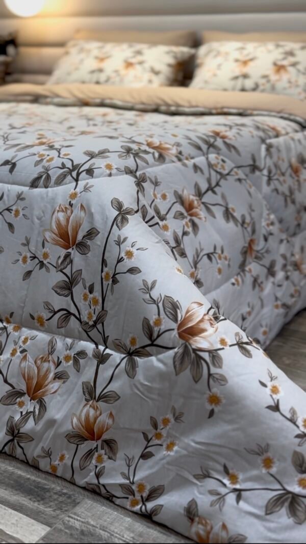Couette 2 Places Magnolia Beige – Motif Floral Élégant