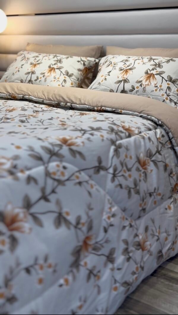 Couette 2 Places Magnolia Beige – Motif Floral Élégant