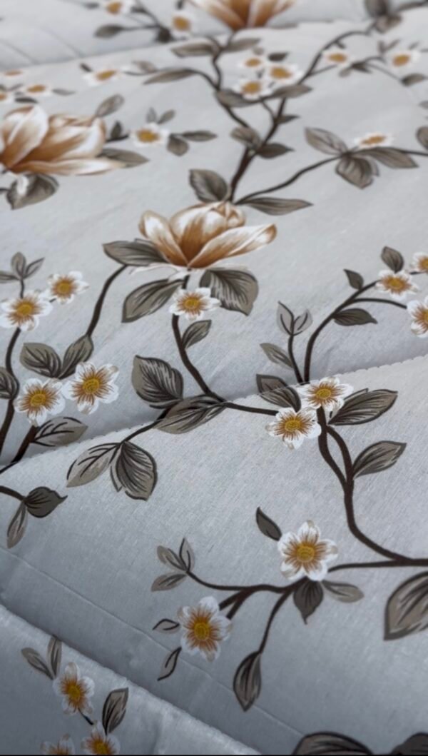 Couette 2 Places Magnolia Beige – Motif Floral Élégant