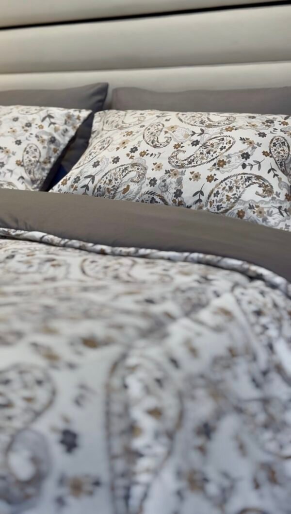 Screenshot Couette 2 Places Imprimé Cachemire Fleuri – Gris Perle