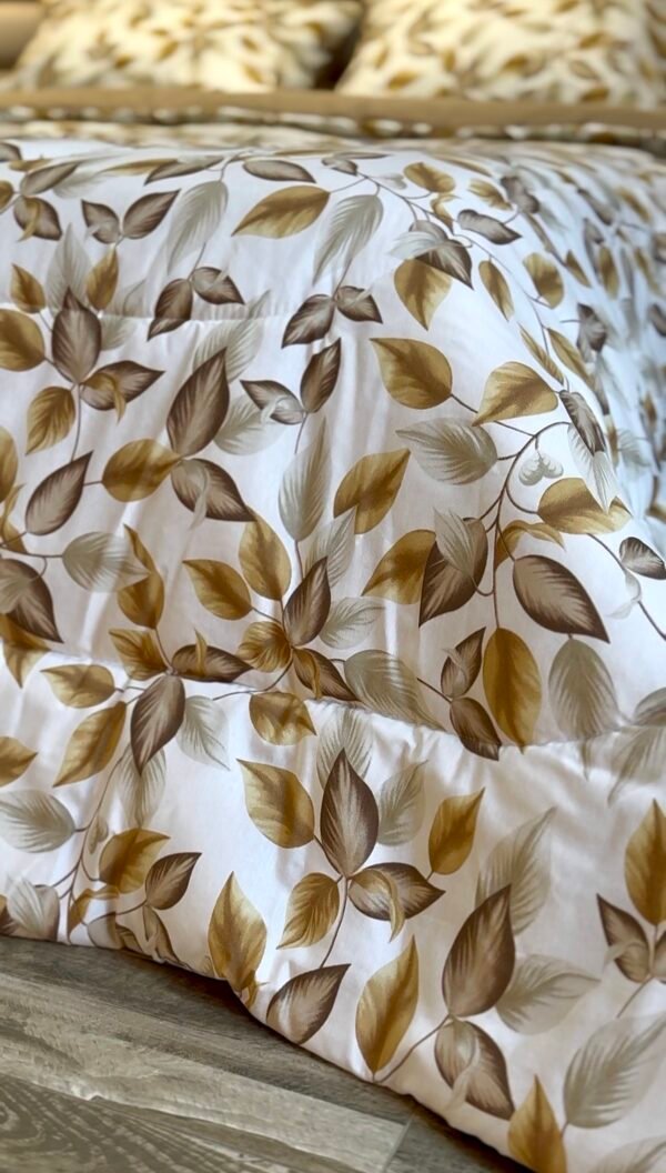Screenshot Couette 2 Places Imprimé Feuilles Beige et Doré – Style Nature