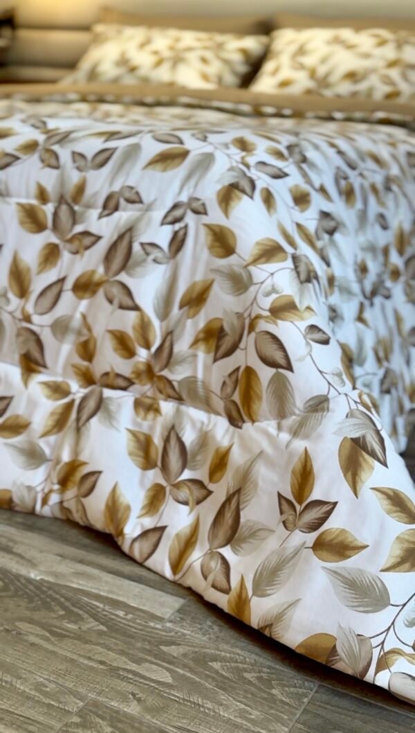 Screenshot Couette 2 Places Imprimé Feuilles Beige et Doré – Style Nature