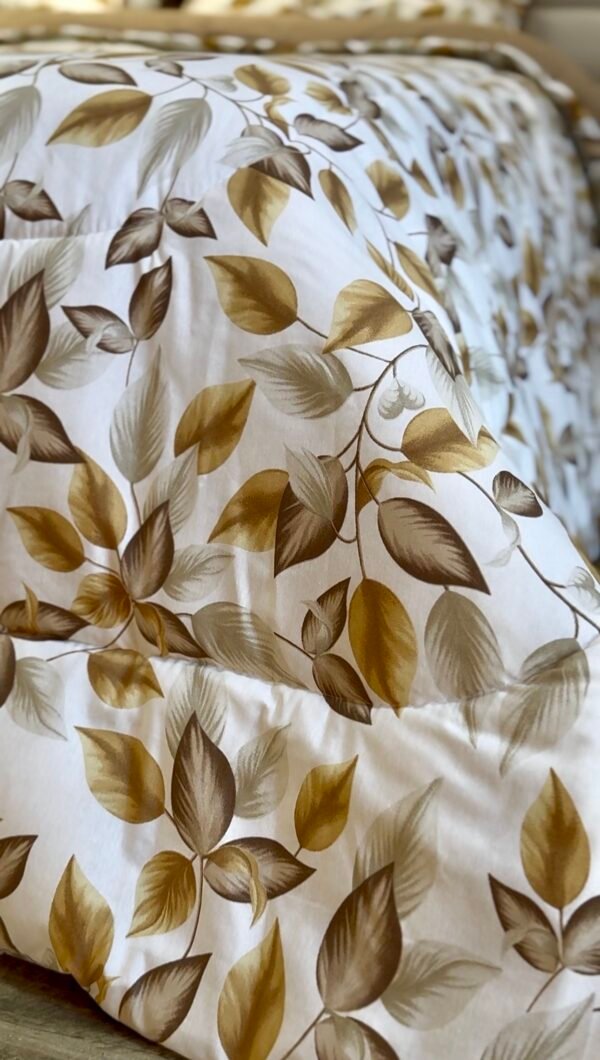 Screenshot Couette 2 Places Imprimé Feuilles Beige et Doré – Style Nature