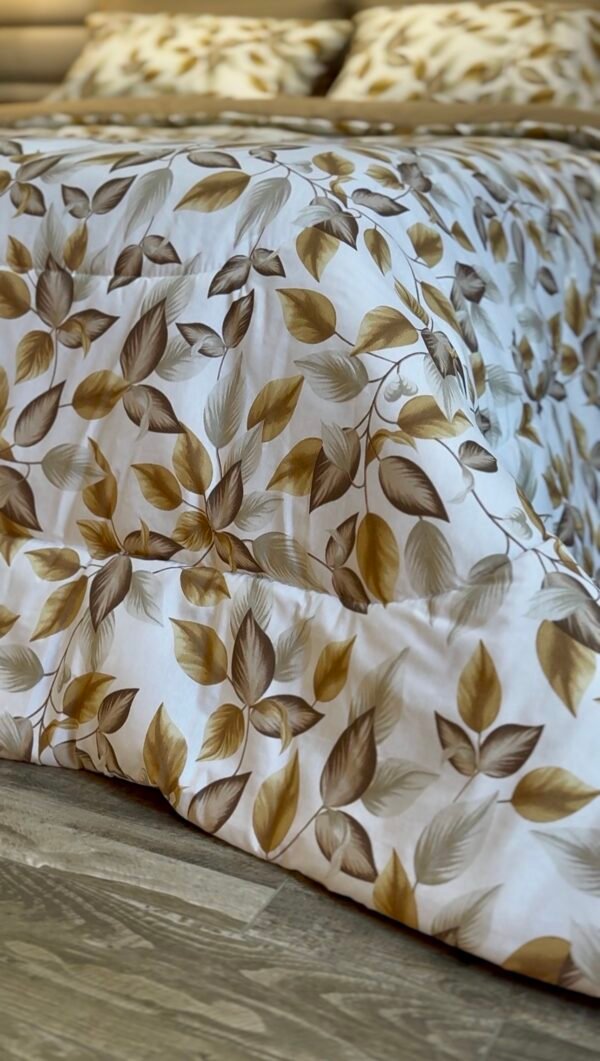 Screenshot Couette 2 Places Imprimé Feuilles Beige et Doré – Style Nature