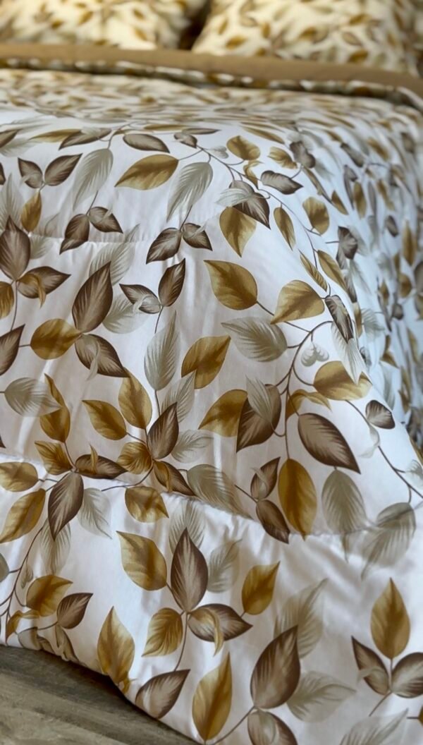 Screenshot Couette 2 Places Imprimé Feuilles Beige et Doré – Style Nature