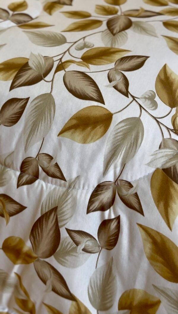 Screenshot Couette 2 Places Imprimé Feuilles Beige et Doré – Style Nature