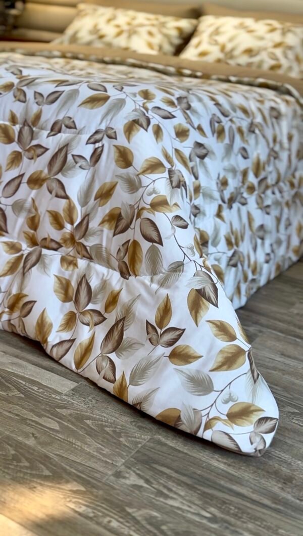 Screenshot Couette 2 Places Imprimé Feuilles Beige et Doré – Style Nature