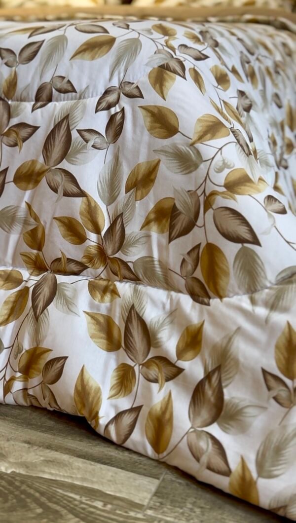 Screenshot Couette 2 Places Imprimé Feuilles Beige et Doré – Style Nature