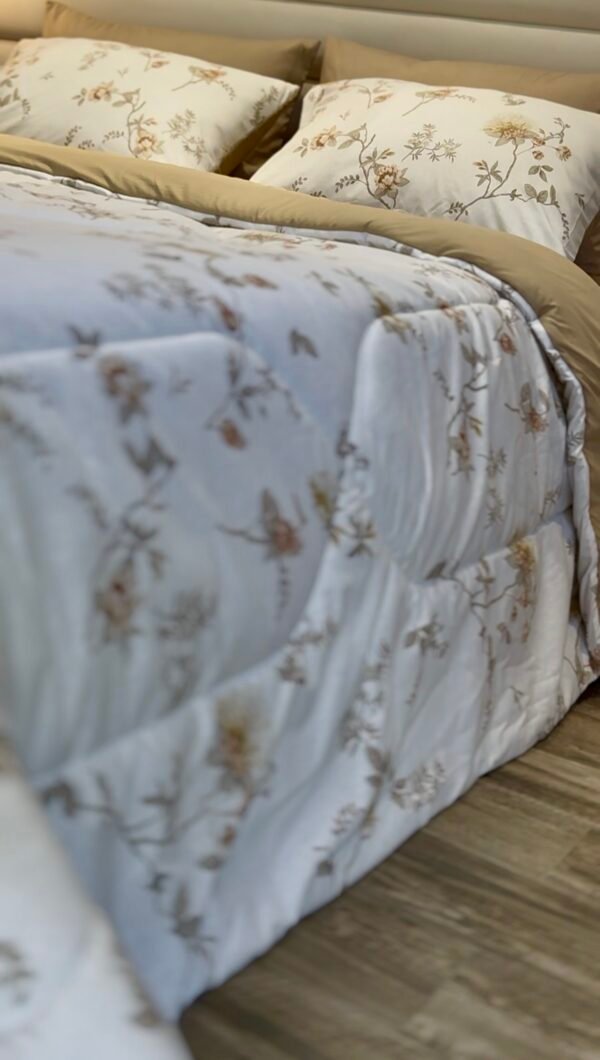 Screenshot Couette 2 Places Florale Beige – Motif Fleurs Élégantes