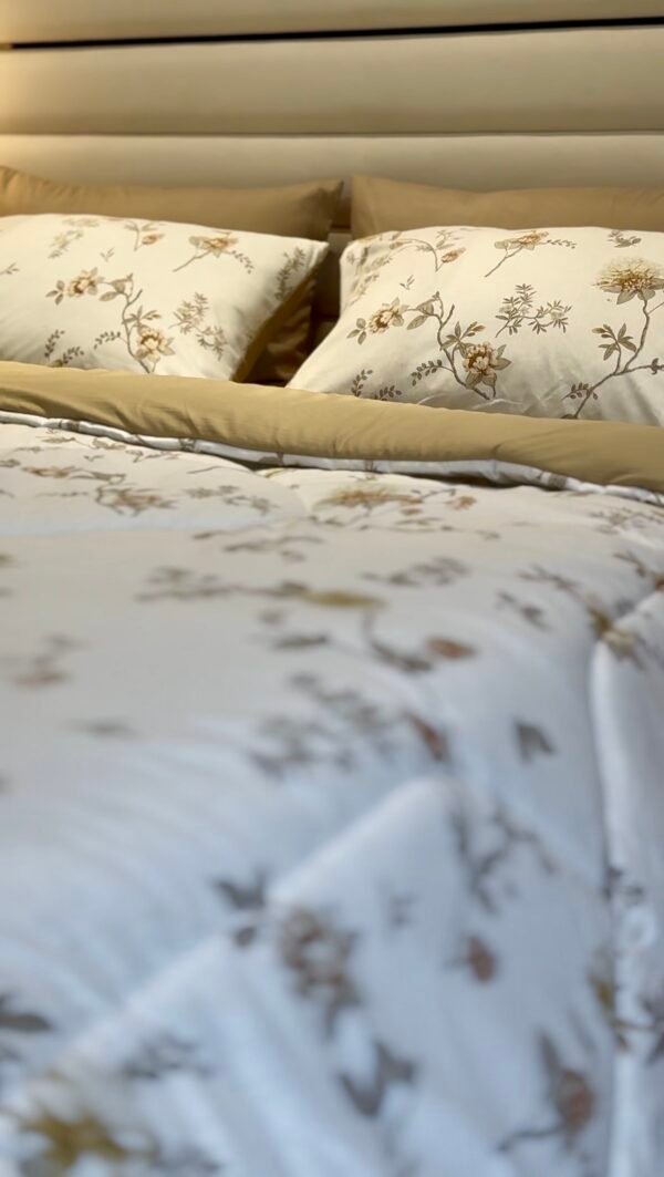 Screenshot Couette 2 Places Florale Beige – Motif Fleurs Élégantes