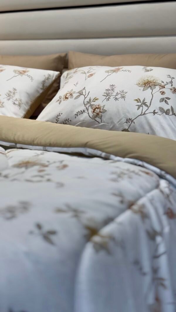 Screenshot Couette 2 Places Florale Beige – Motif Fleurs Élégantes