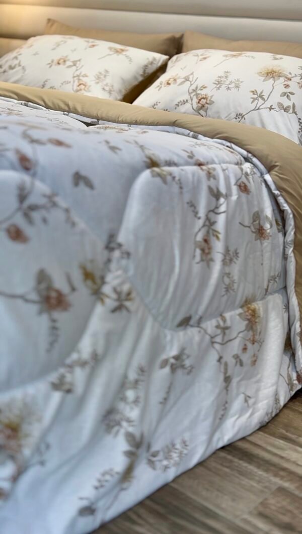 Screenshot Couette 2 Places Florale Beige – Motif Fleurs Élégantes