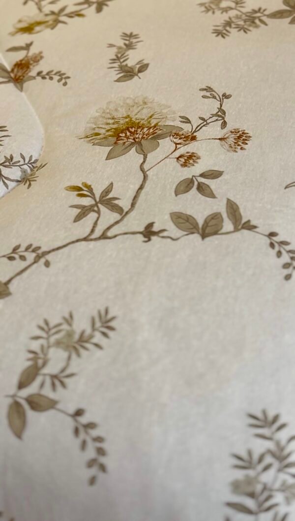 Screenshot Couette 2 Places Florale Beige – Motif Fleurs Élégantes
