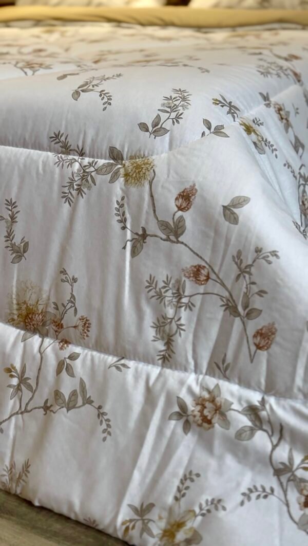 Screenshot Couette 2 Places Florale Beige – Motif Fleurs Élégantes