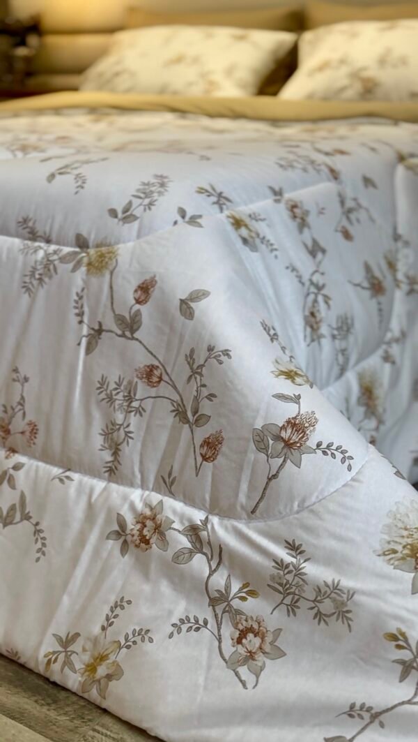 Screenshot Couette 2 Places Florale Beige – Motif Fleurs Élégantes