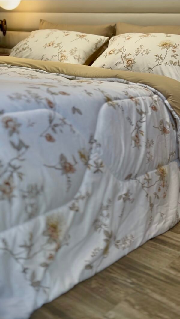 Screenshot Couette 2 Places Florale Beige – Motif Fleurs Élégantes