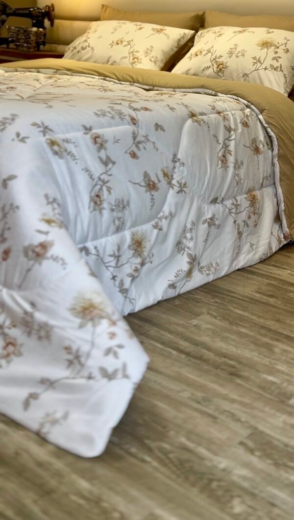 Screenshot Couette 2 Places Florale Beige – Motif Fleurs Élégantes