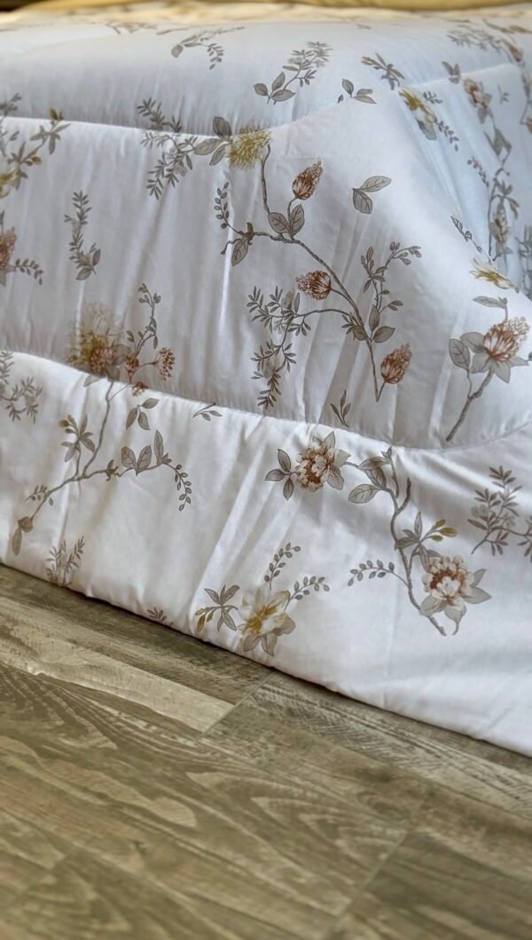 Screenshot Couette 2 Places Florale Beige – Motif Fleurs Élégantes