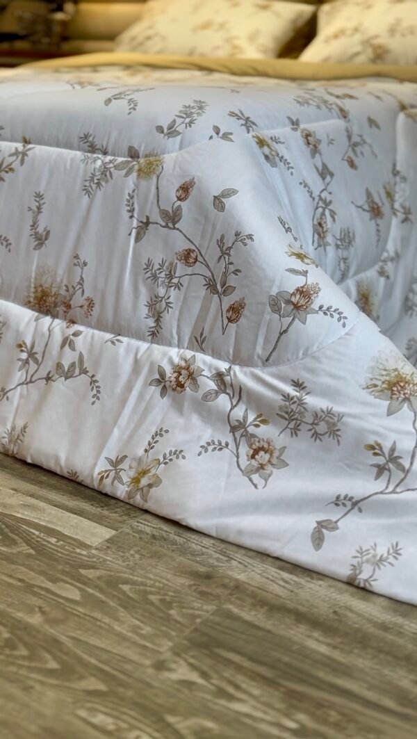 Screenshot Couette 2 Places Florale Beige – Motif Fleurs Élégantes